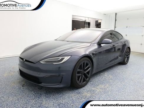 Used 2021 Tesla Model S Plaid image 1