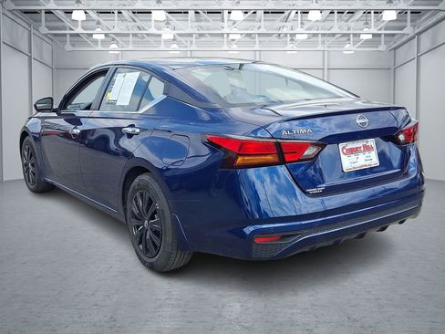 Used 2023 Nissan Altima 2.5 S FWD image 3
