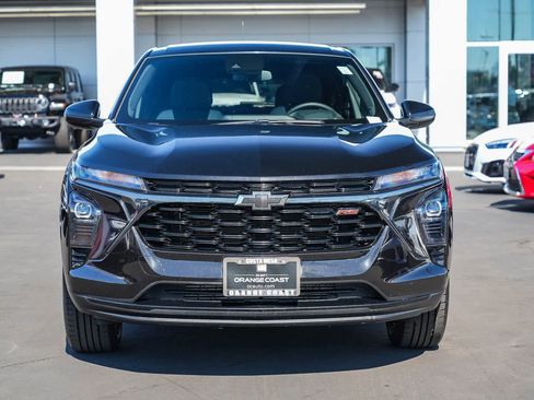 Used 2024 Chevrolet Trax RS image 2