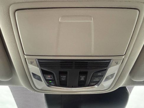 Used 2024 Acura RDX SH-AWD image 35