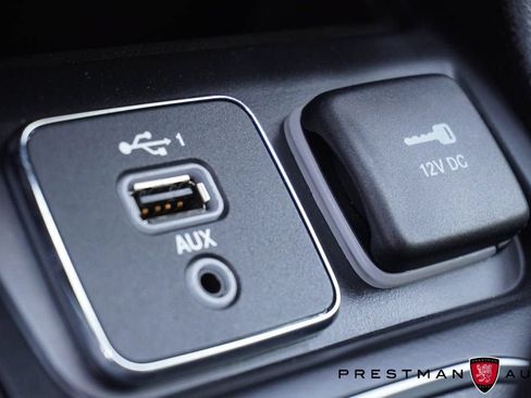 Used 2022 Jeep Cherokee Trailhawk w/ Comfort/Convenience Group AWD/4WD image 35
