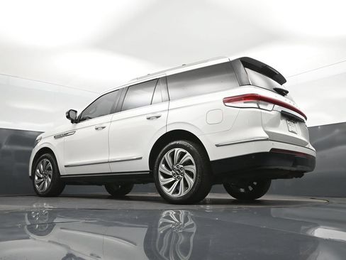 Used 2023 Lincoln Navigator Reserve AWD/4WD image 40