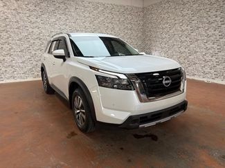 Used 2025 Nissan Pathfinder SL FWD video 1