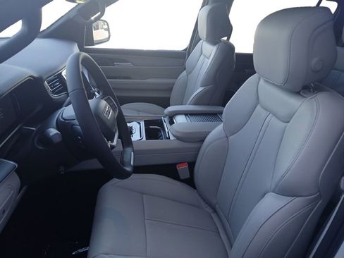 New 2026 Jeep Grand Wagoneer L 4WD image 19