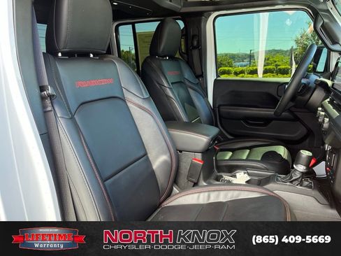 Used 2024 Jeep Gladiator Rubicon AWD/4WD image 27