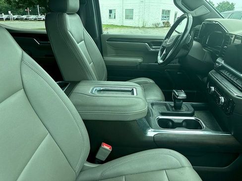 Used 2022 GMC Sierra 1500 SLT w/ SLT Convenience Package AWD/4WD image 11