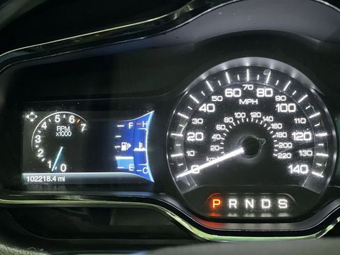 Used 2019 Lincoln MKT AWD image 18