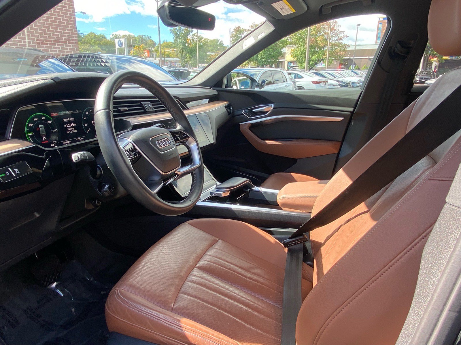 Used 2024 Audi Q8 e-tron Premium Plus AWD/4WD image 11