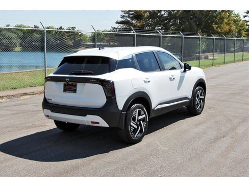 New 2026 Nissan Kicks SV image 4