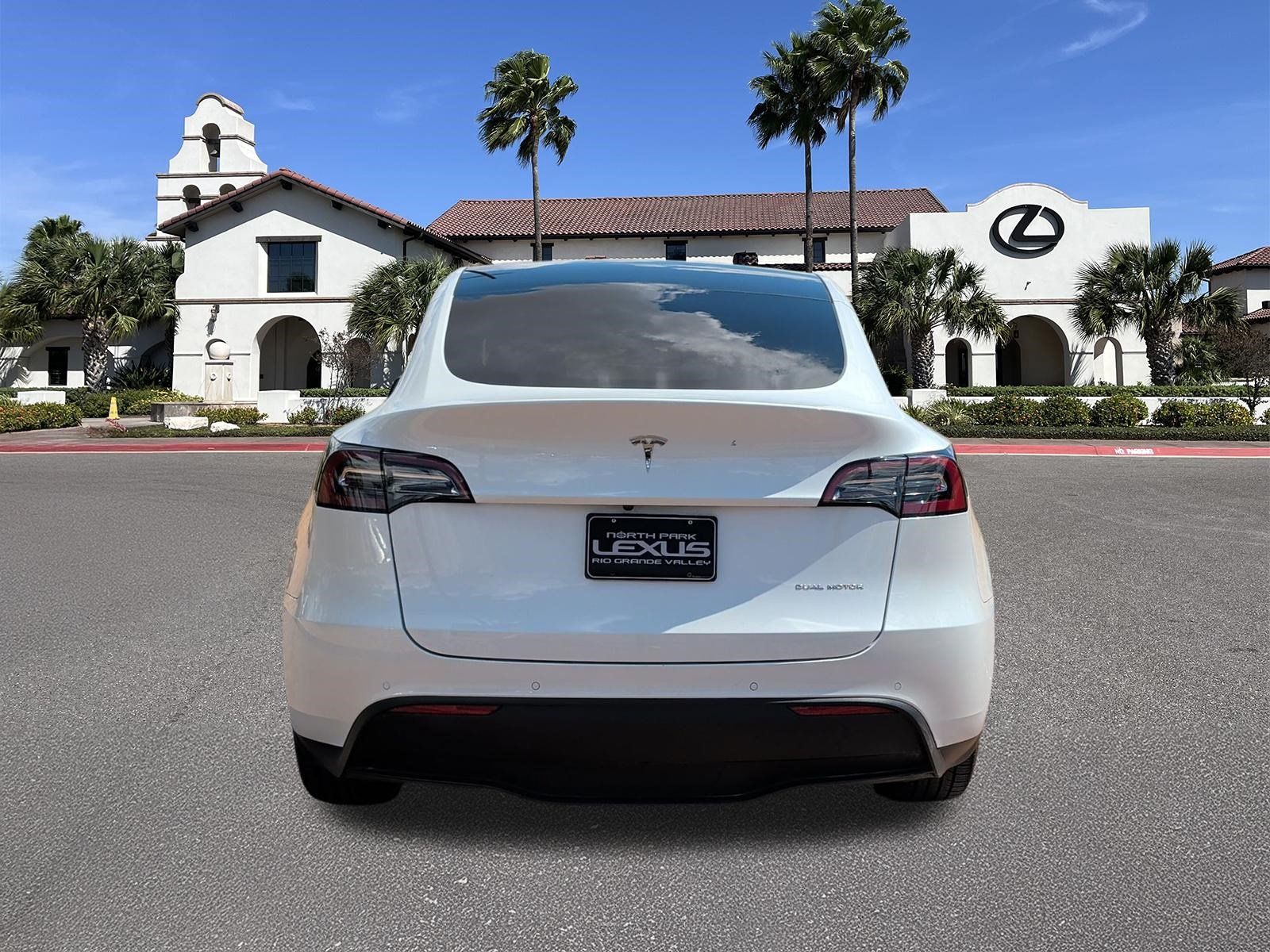 Used 2021 Tesla Model Y Long Range AWD/4WD image 3