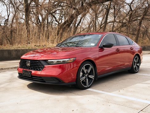 Used 2024 Honda Accord Sport image 5