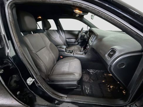 Used 2022 Dodge Charger SXT RWD image 29