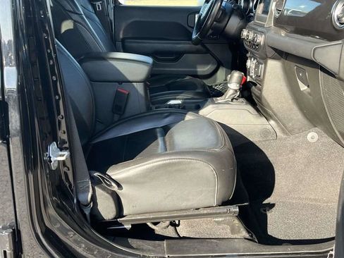 Used 2021 Jeep Wrangler Unlimited Sahara image 23