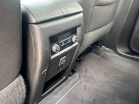 Used 2021 Chevrolet Traverse LS FWD image 30