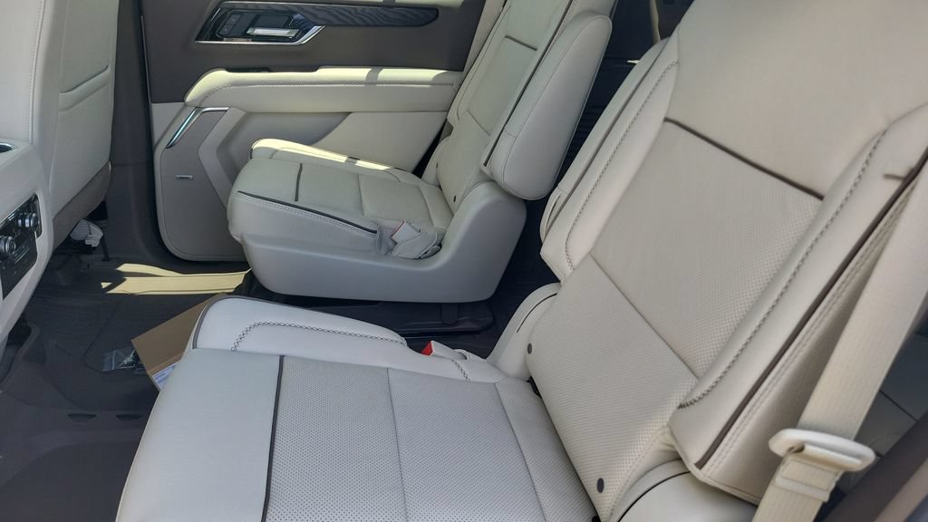 New 2026 GMC Yukon Denali w/ Denali Reserve Package AWD/4WD image 10