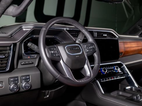 Used 2025 GMC Sierra 3500 Denali Ultimate AWD/4WD image 30
