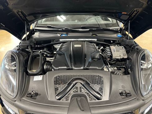 Used 2021 Porsche Macan S image 44
