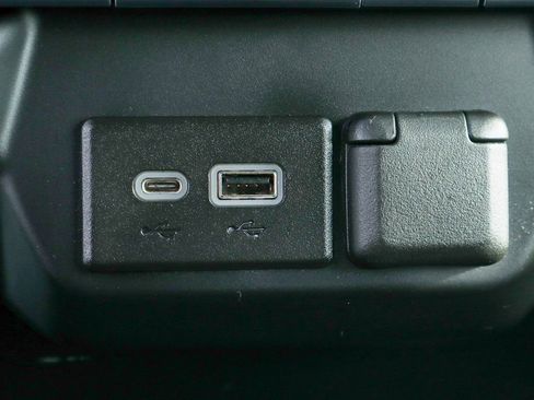 Used 2022 Chevrolet Silverado 3500 W/T image 32