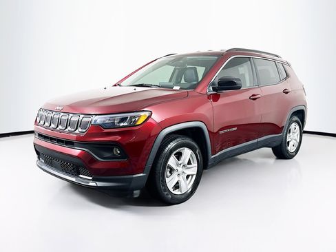 Used 2022 Jeep Compass Latitude image 3