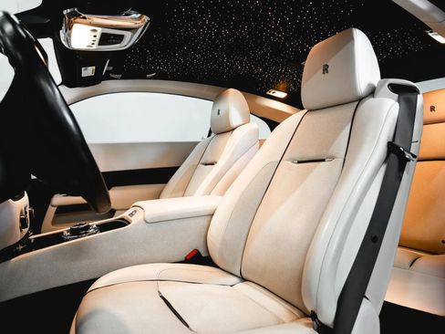Used 2015 Rolls-Royce Wraith image 22