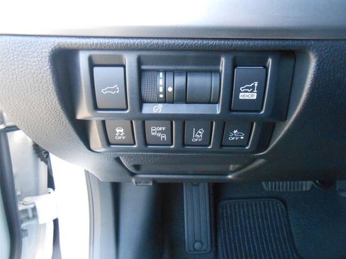 Used 2018 Subaru Outback 2.5i Limited image 19