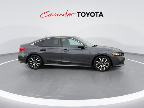 Used 2022 Honda Civic EX image 9