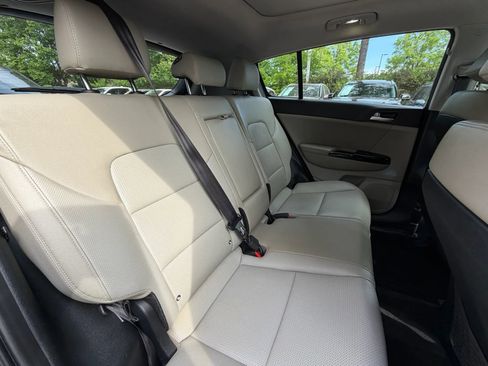 Used 2022 Kia Sportage EX image 5