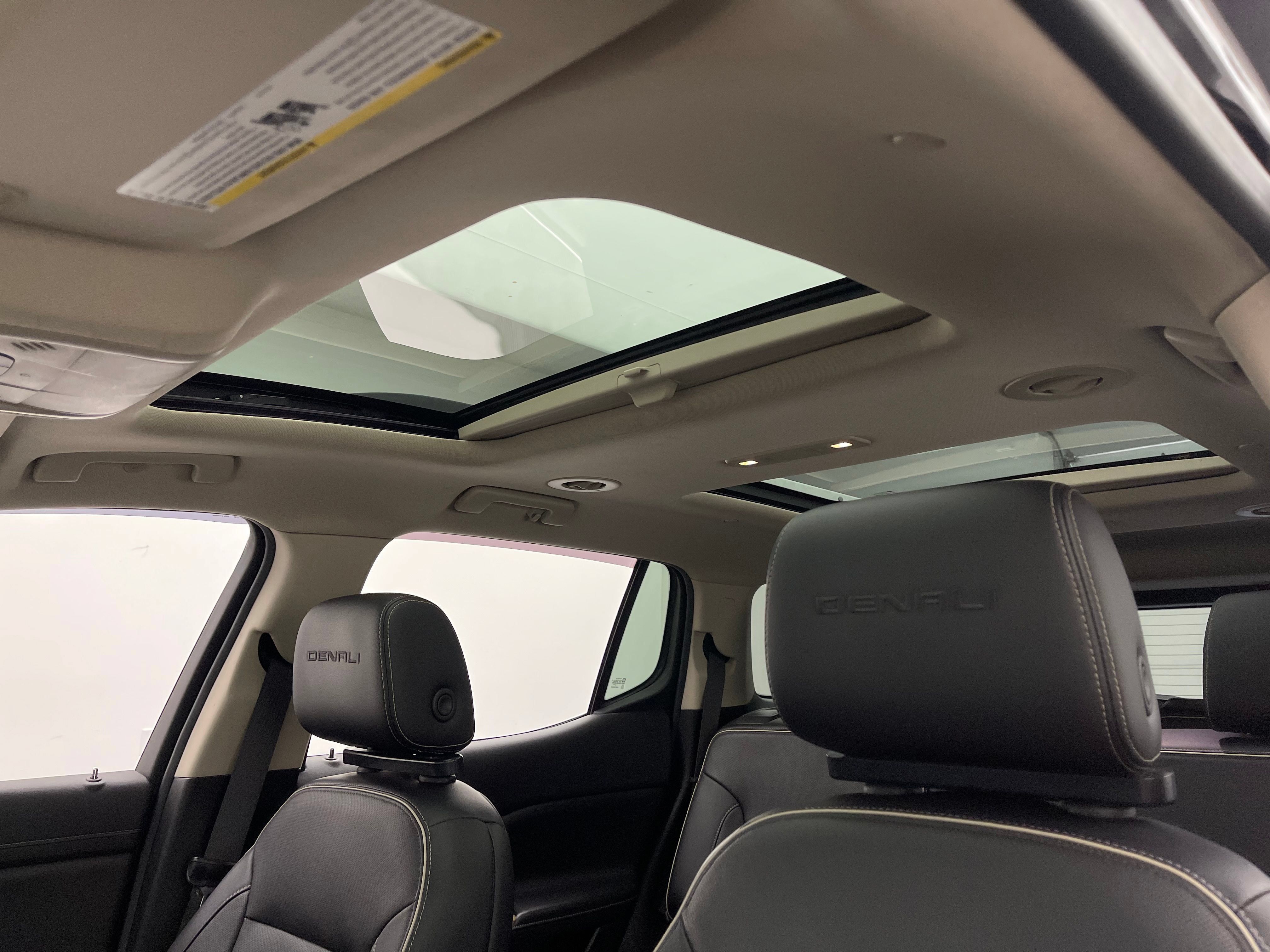 Used 2019 GMC Acadia Denali w/ Technology Package AWD/4WD image 43