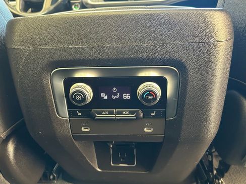 Used 2021 GMC Yukon XL AT4 image 23