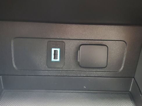 Used 2018 Ford Escape Titanium image 21