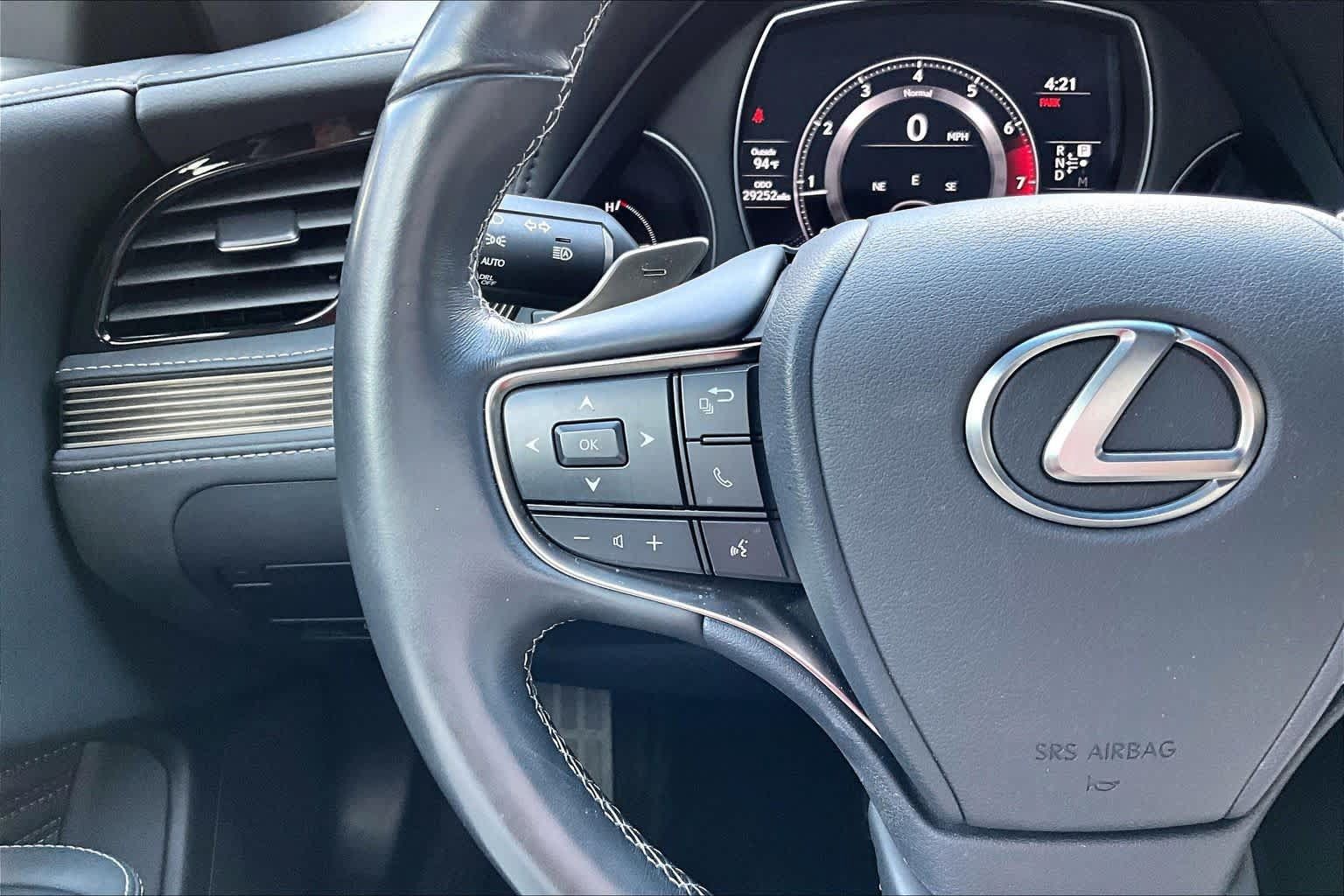 Used 2023 Lexus LS 500 w/ Accessory Package (Z2) RWD image 24