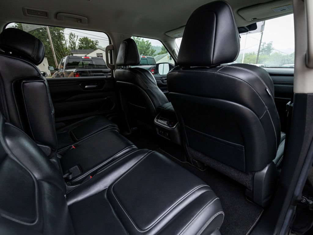 Used 2025 Nissan Armada SV AWD/4WD image 31