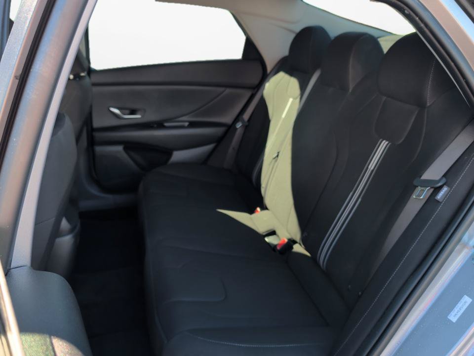 Used 2026 Hyundai Elantra Hybrid FWD image 12