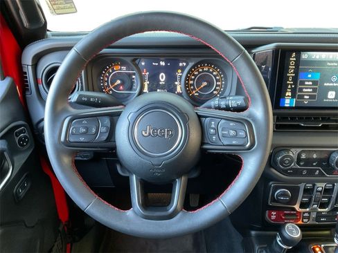 Used 2024 Jeep Wrangler Unlimited Rubicon w/ Technology Group image 17