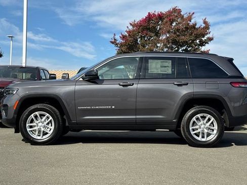 New 2025 Jeep Grand Cherokee Laredo X w/ Luxury Tech Group I image 7