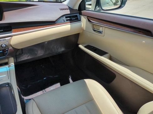 Used 2018 Lexus ES 350 w/ Luxury Package w/Wood Trim FWD image 15