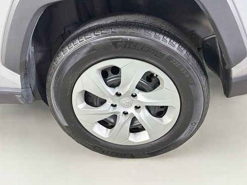 Used 2024 Toyota RAV4 LE image 31