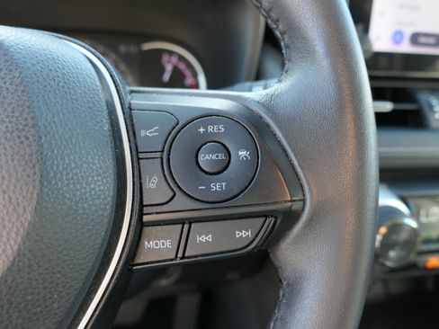 Used 2023 Toyota RAV4 XLE Premium FWD image 16