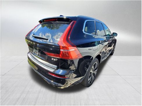 Certified 2022 Volvo XC60 B6 Inscription w/ Protection Package Premier image 5