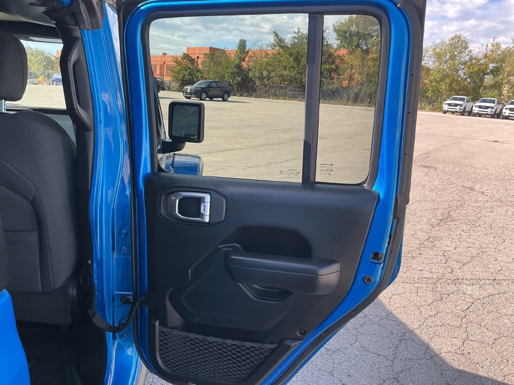 Used 2024 Jeep Gladiator Sport AWD/4WD image 22