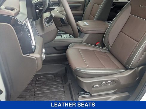 New 2025 GMC Sierra 3500 Denali w/ Denali Reserve Package image 16