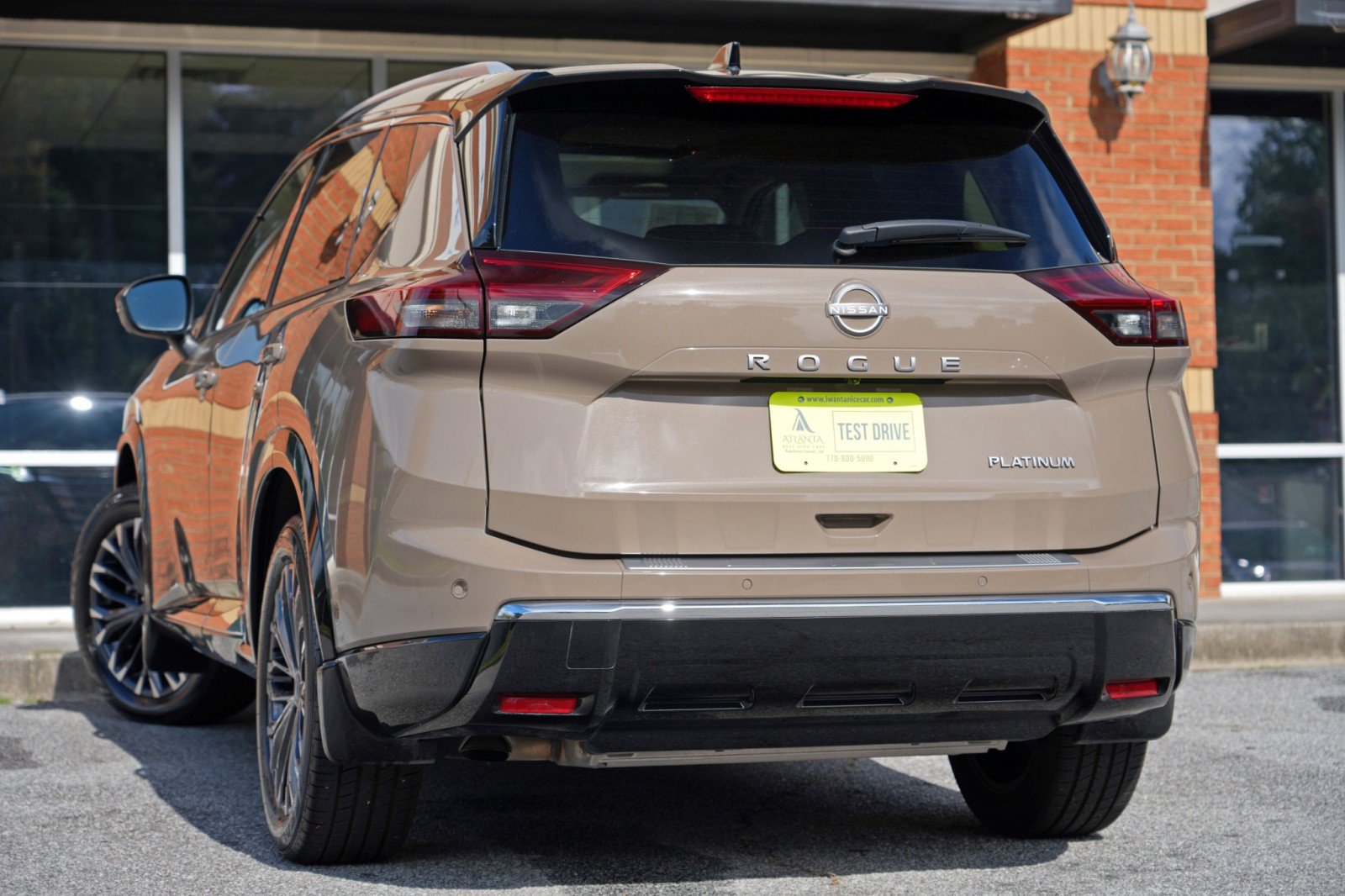 Used 2024 Nissan Rogue Platinum w/ Platinum Premium Package FWD image 5