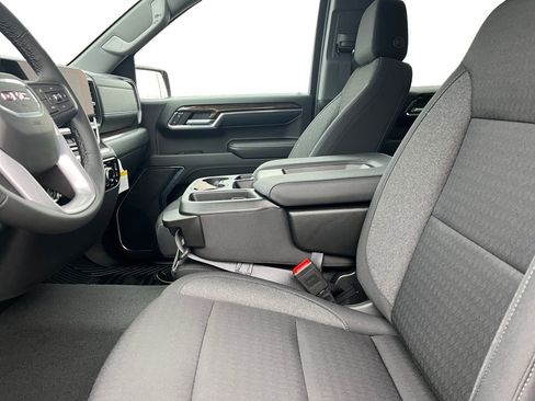 Used 2024 GMC Sierra 1500 SLE image 19