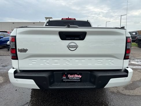 Used 2025 Nissan Frontier SV RWD image 5