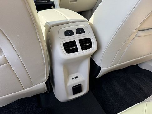 Used 2023 Buick Envision Avenir image 9