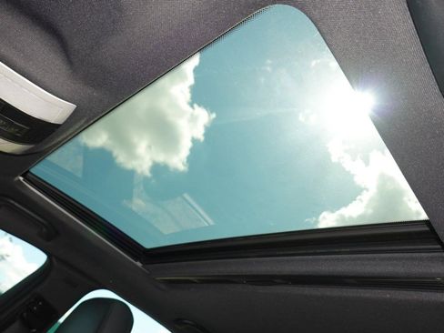 Used 2014 Mercedes-Benz C 250 Sedan image 16