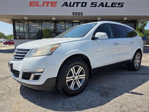 Used 2017 Chevrolet Traverse LT FWD image 1