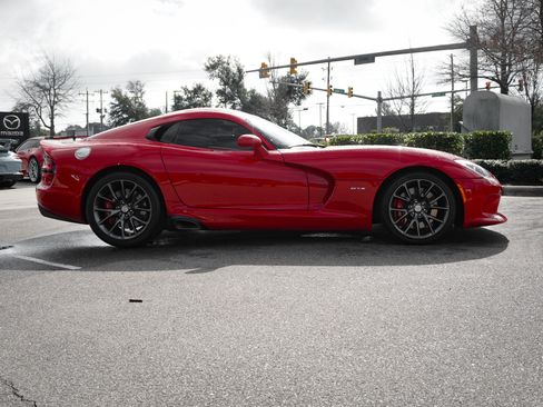 Used 2013 SRT Viper GTS w/ GTS Laguna Interior Pkg image 11