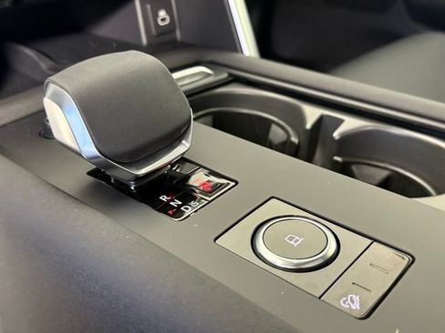 New 2025 Land Rover Discovery S AWD/4WD image 19