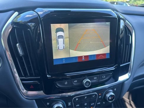 Used 2018 Chevrolet Traverse Premier AWD/4WD image 16